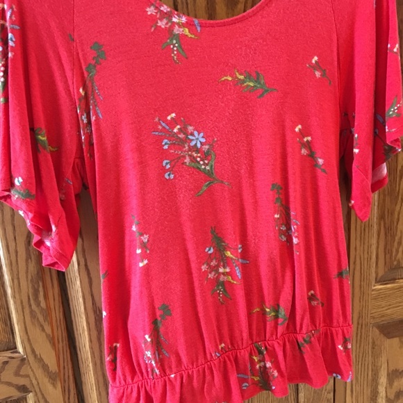 Daytrip Top with Back details & tank - Picture 2 of 8